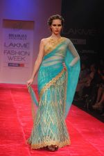 Model walk the ramp for Bhairavi Jaikishan show at Lakme Fashion Week Day 4 on 6th Aug 2012 (29681098).JPG
